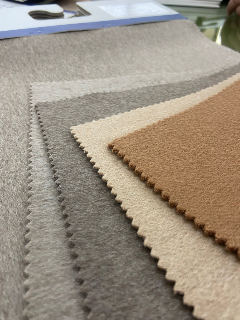 Coarse combed imitation cashmere pure wool fabric